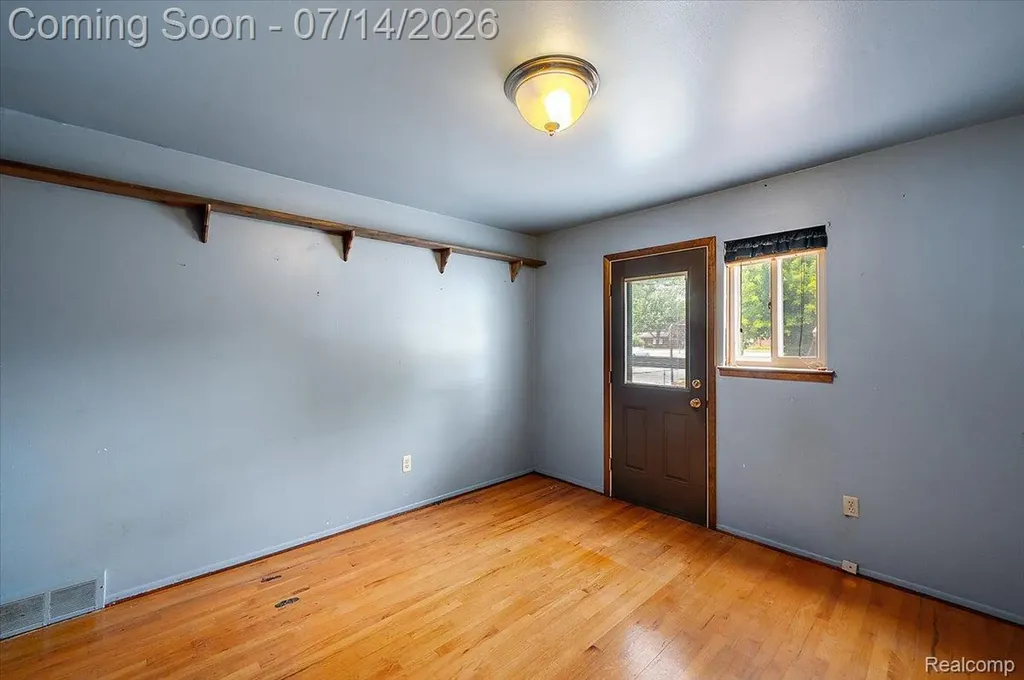 20323 Cedar Street St. Clair Shores City MI 48081