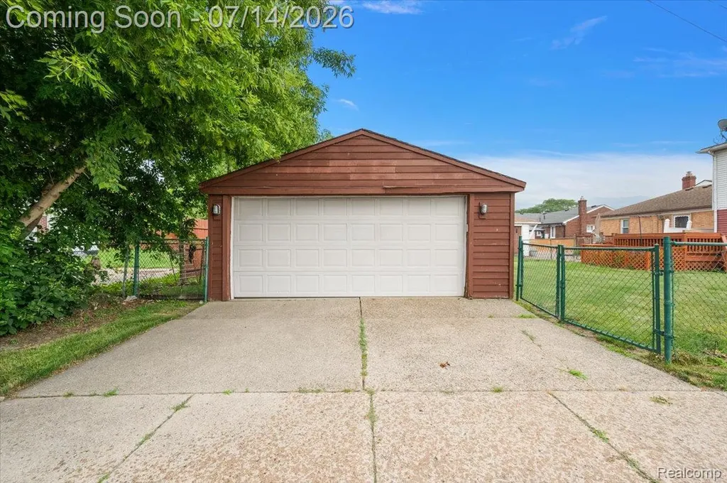 20323 Cedar Street St. Clair Shores City MI 48081