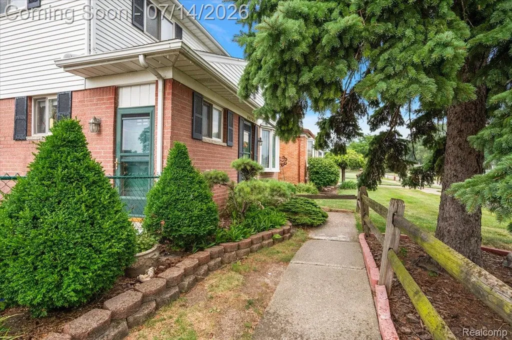20323 Cedar Street St. Clair Shores City MI 48081
