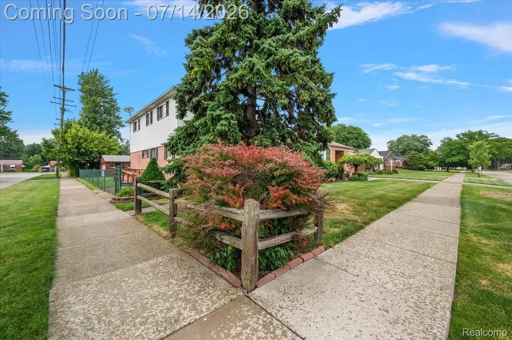 20323 Cedar Street St. Clair Shores City MI 48081