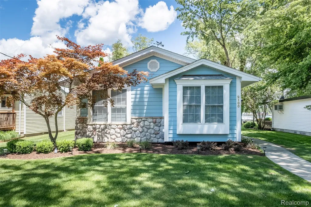 2100 N Channel Drive Clay Township MI 48028