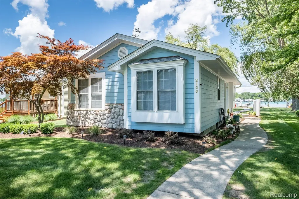 2100 N Channel Drive Clay Township MI 48028
