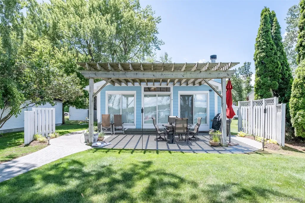 2100 N Channel Drive Clay Township MI 48028