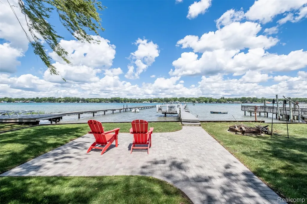 2100 N Channel Drive Clay Township MI 48028