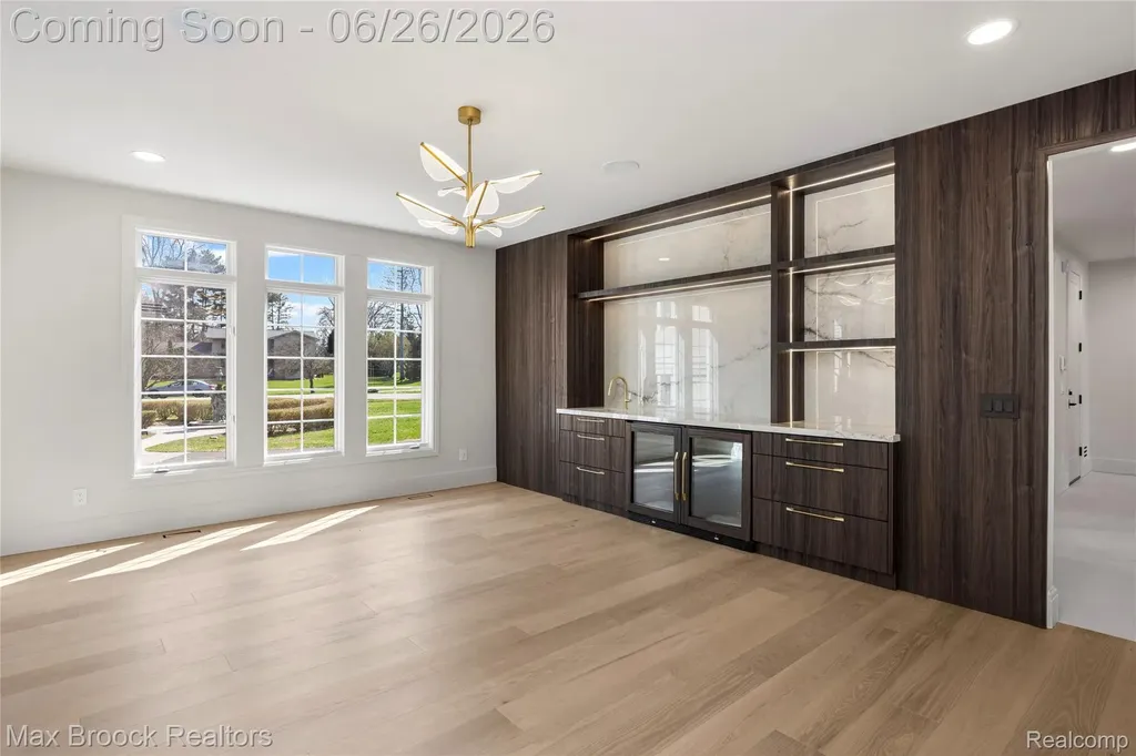 1888 W Tahquamenon Court Bloomfield Hills City MI 48302