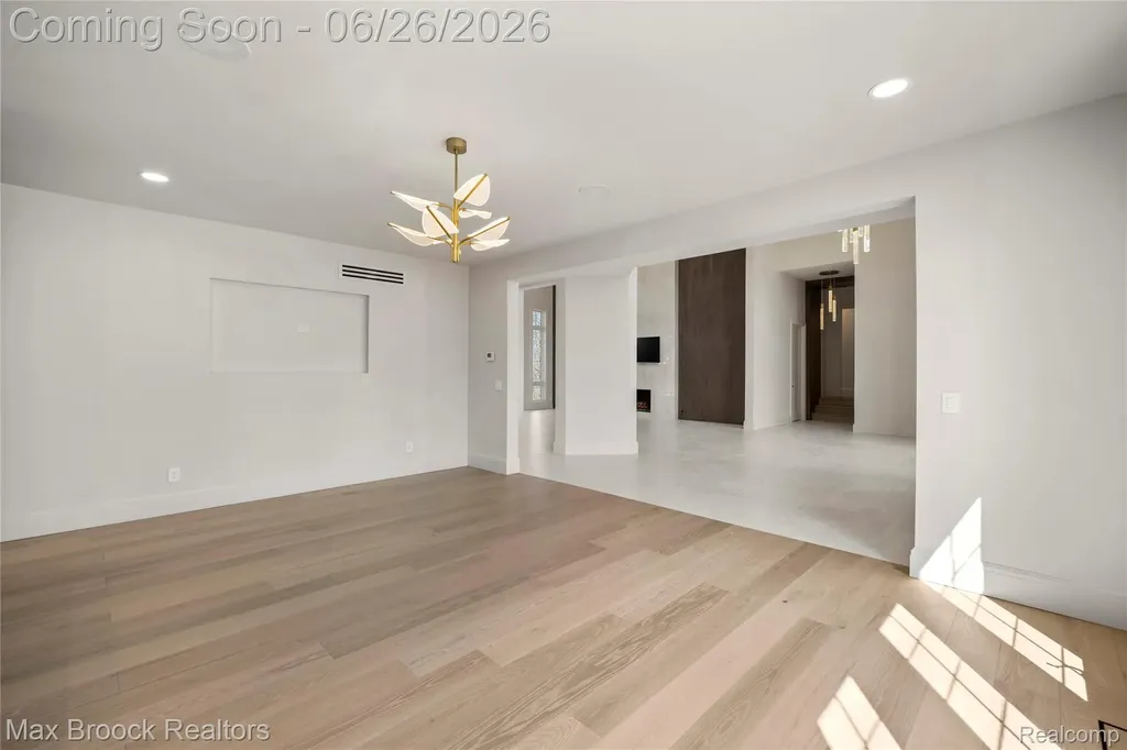 1888 W Tahquamenon Court Bloomfield Hills City MI 48302