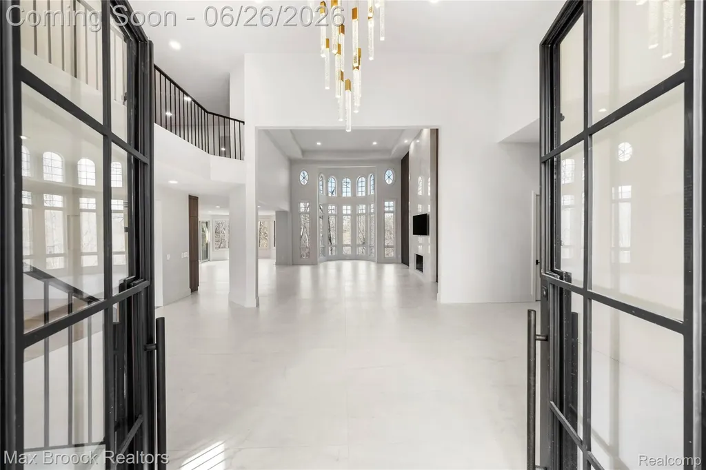 1888 W Tahquamenon Court Bloomfield Hills City MI 48302