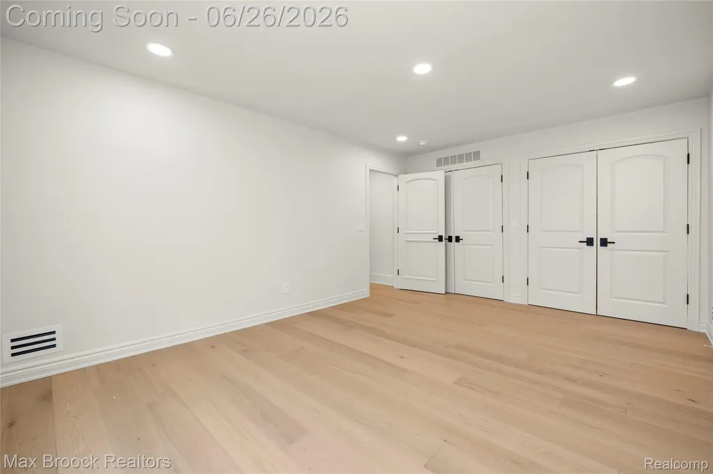 1888 W Tahquamenon Court Bloomfield Hills City MI 48302