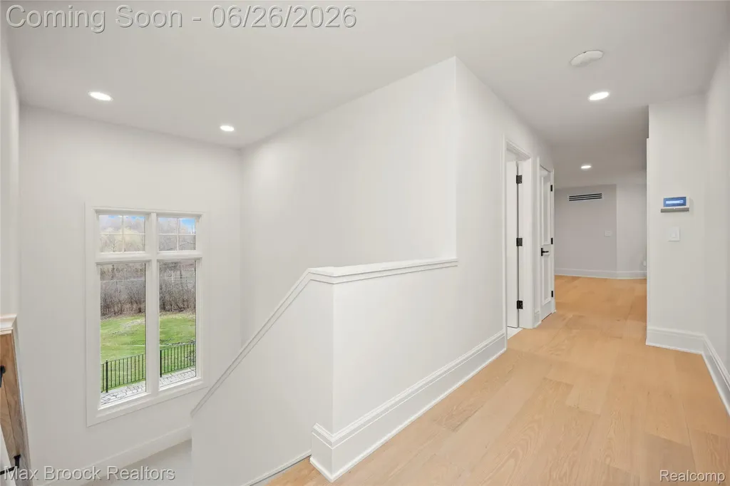 1888 W Tahquamenon Court Bloomfield Hills City MI 48302