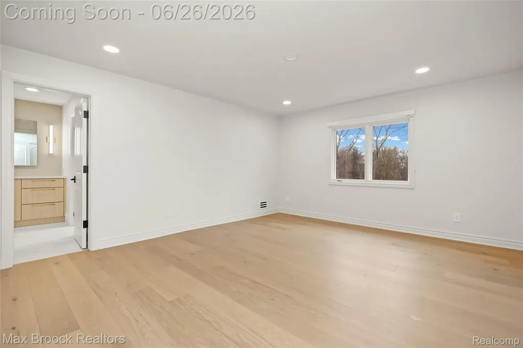 1888 W Tahquamenon Court Bloomfield Hills City MI 48302