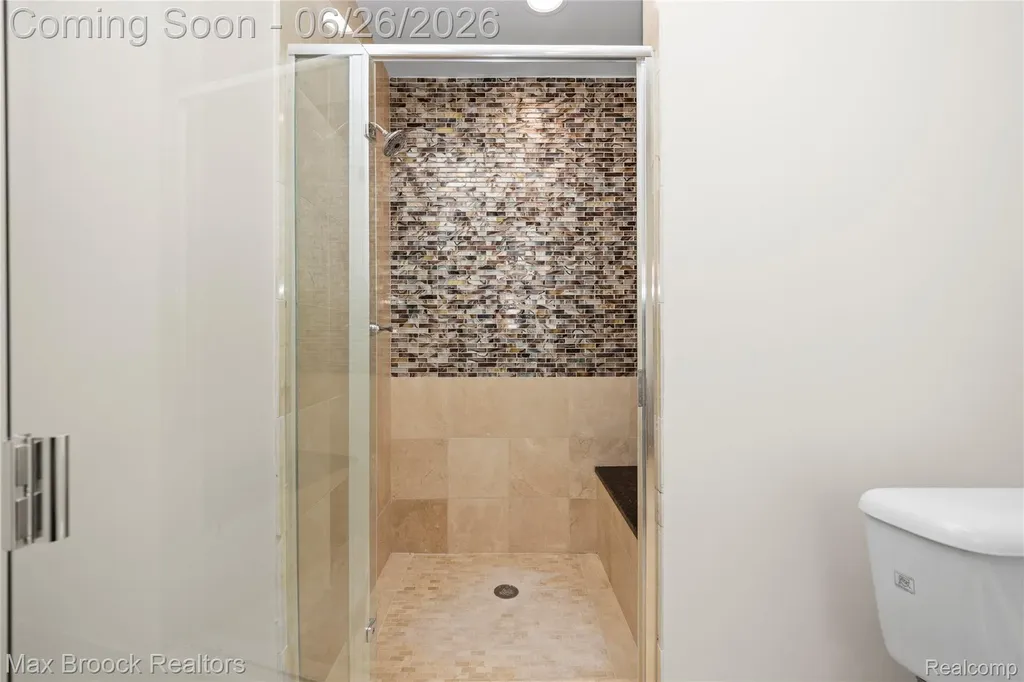 1888 W Tahquamenon Court Bloomfield Hills City MI 48302
