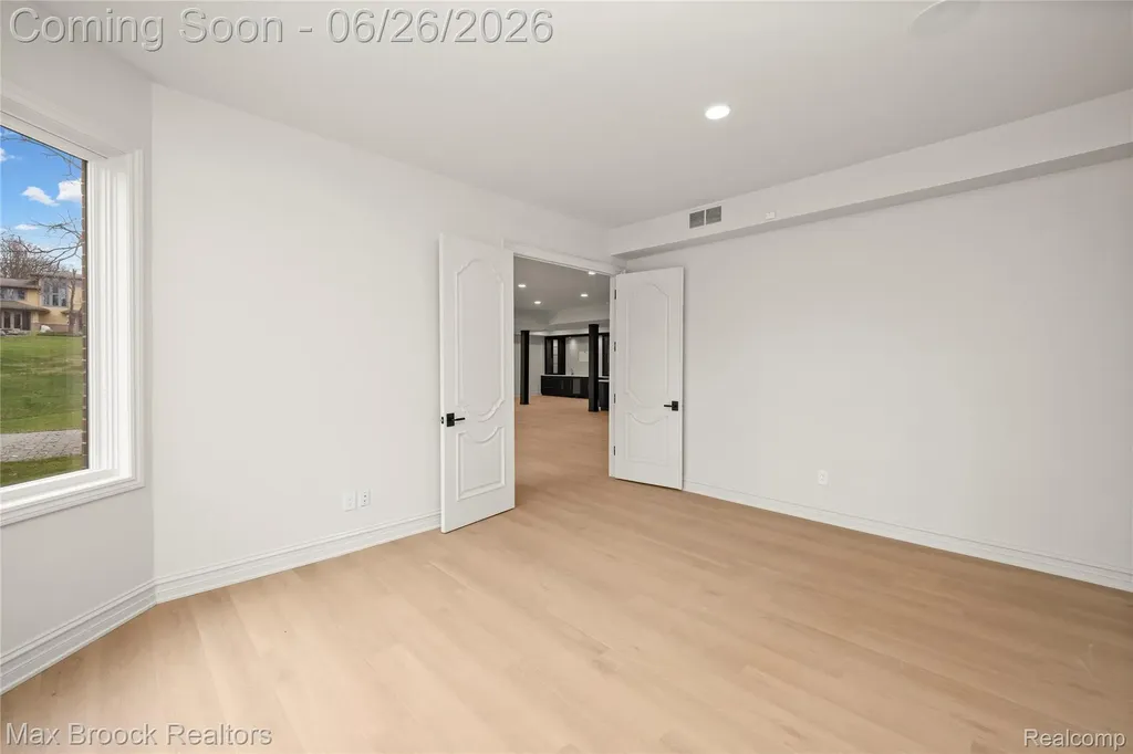 1888 W Tahquamenon Court Bloomfield Hills City MI 48302