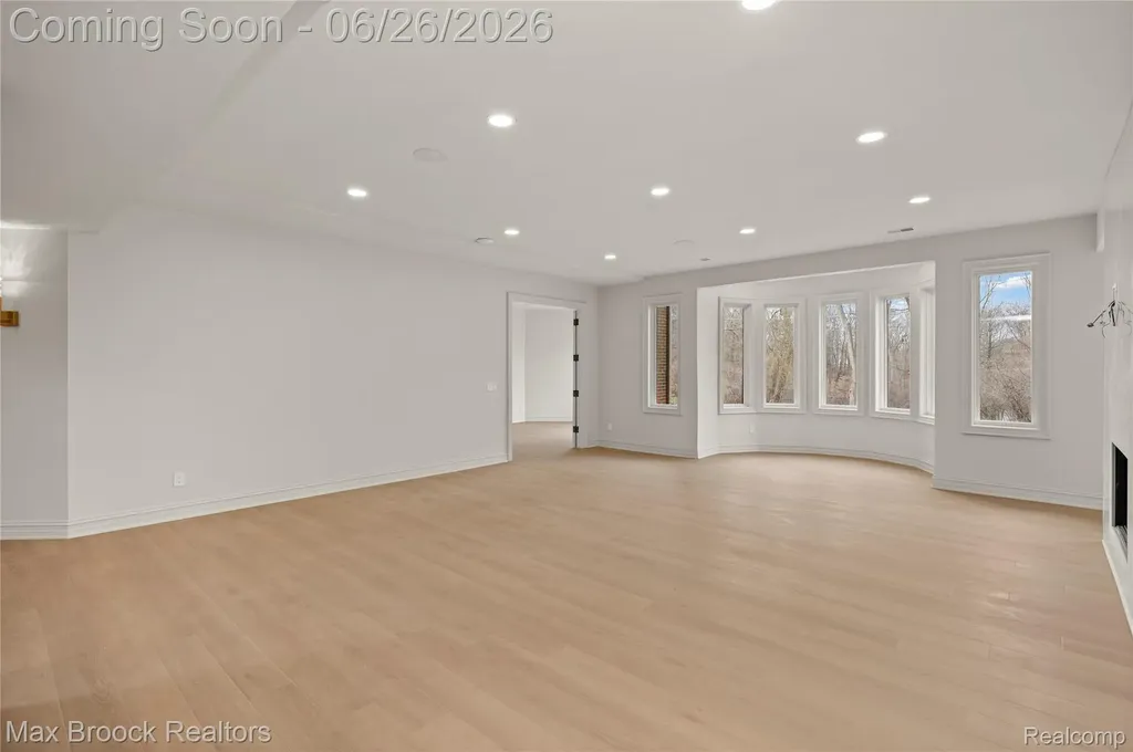 1888 W Tahquamenon Court Bloomfield Hills City MI 48302