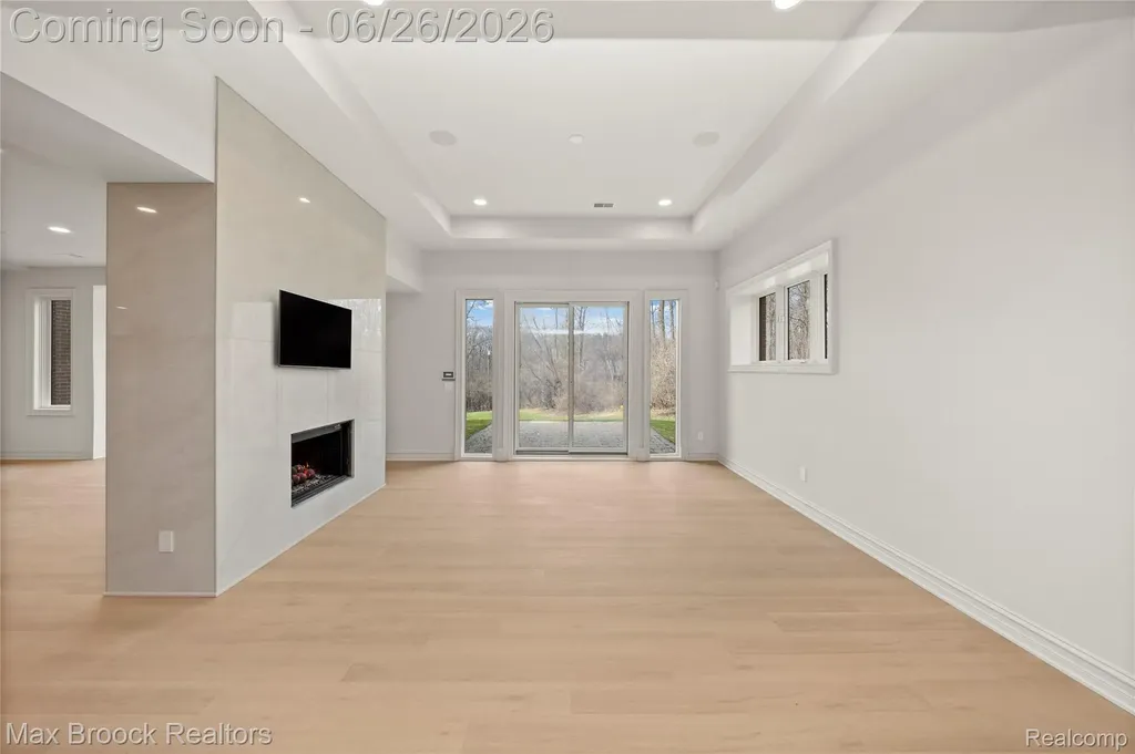 1888 W Tahquamenon Court Bloomfield Hills City MI 48302