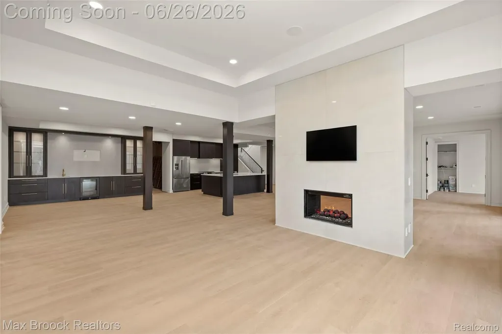 1888 W Tahquamenon Court Bloomfield Hills City MI 48302