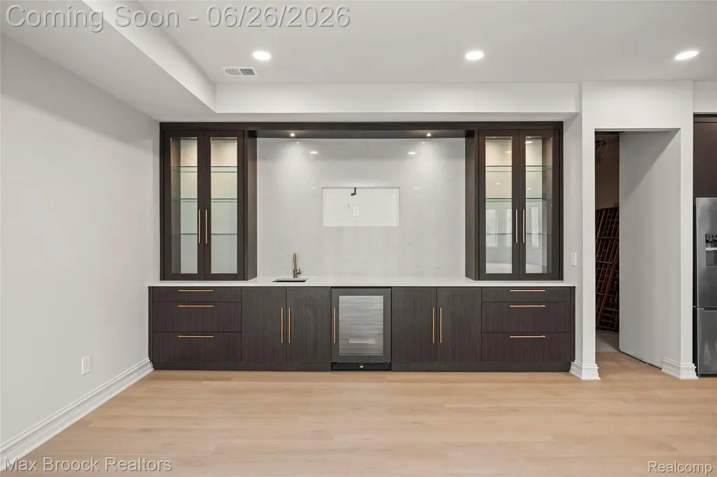 1888 W Tahquamenon Court Bloomfield Hills City MI 48302