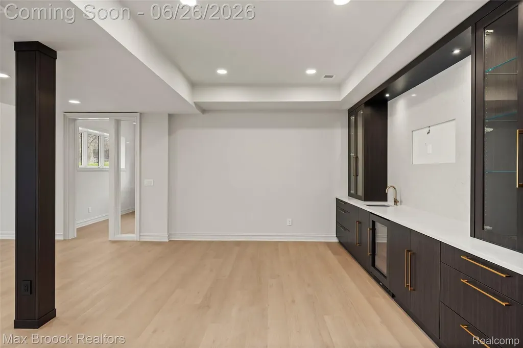 1888 W Tahquamenon Court Bloomfield Hills City MI 48302