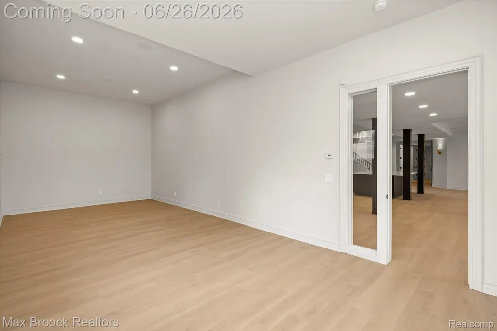 1888 W Tahquamenon Court Bloomfield Hills City MI 48302