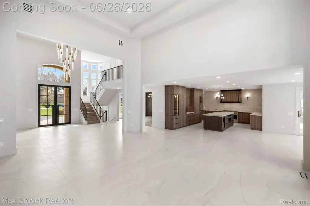 1888 W Tahquamenon Court Bloomfield Hills City MI 48302