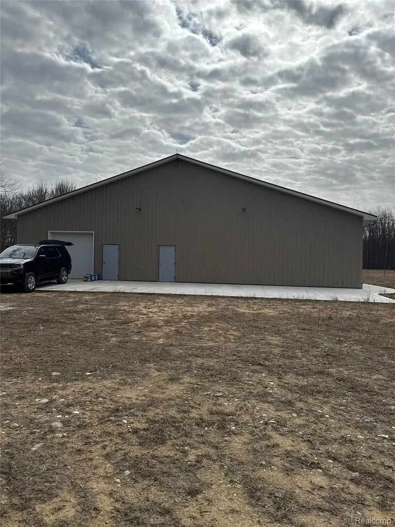 3701 Crooked Creek Vassar Township MI 48768
