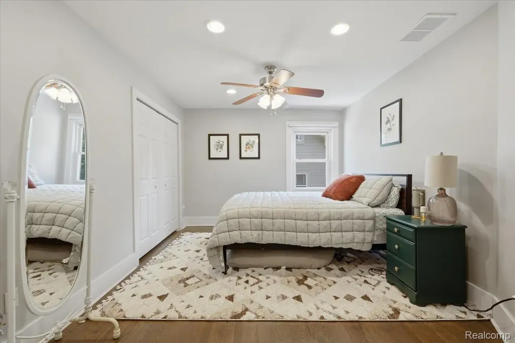 707 S Laurel Street Royal Oak City MI 48067