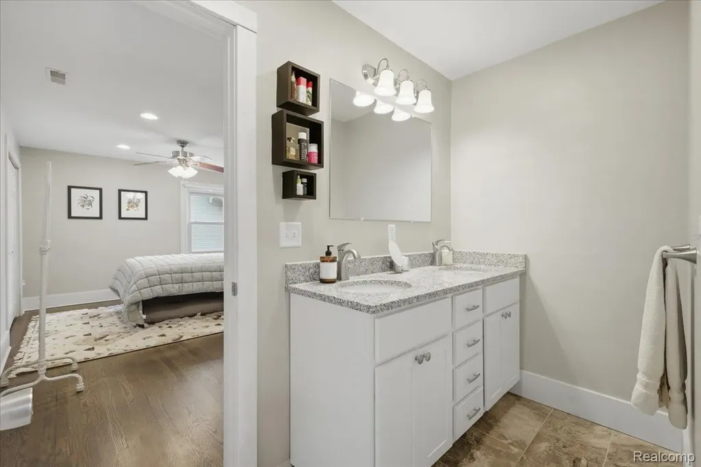 707 S Laurel Street Royal Oak City MI 48067