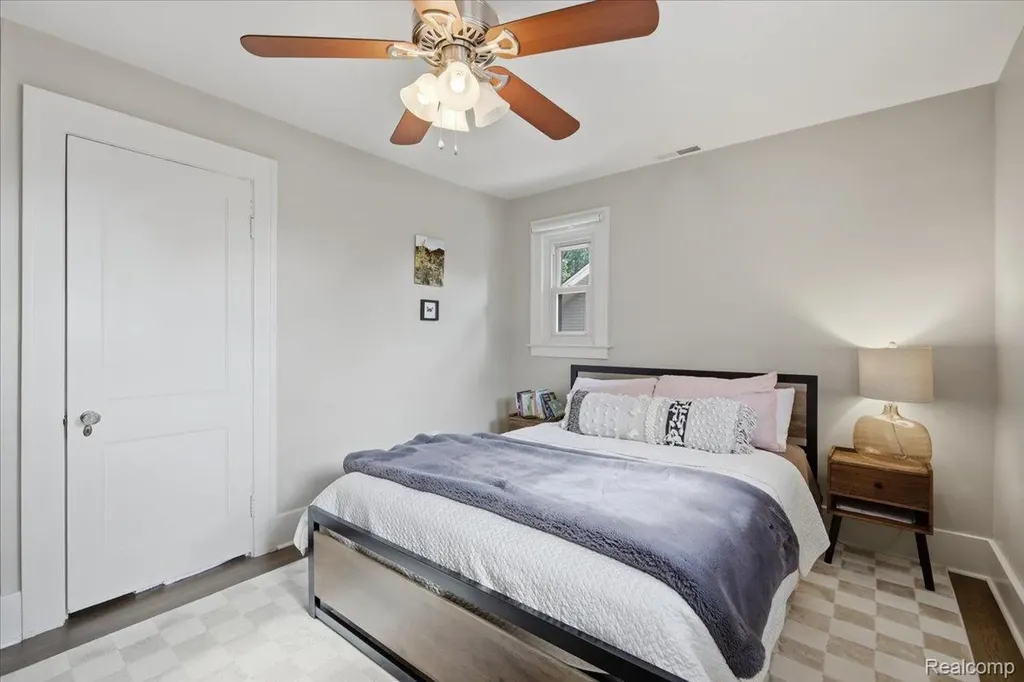 707 S Laurel Street Royal Oak City MI 48067