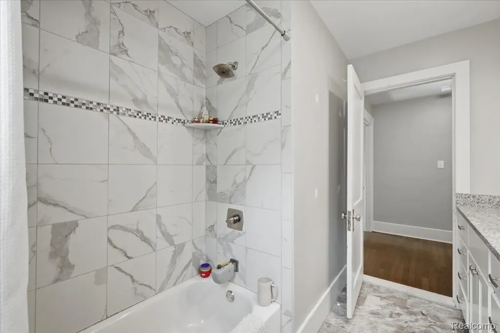707 S Laurel Street Royal Oak City MI 48067