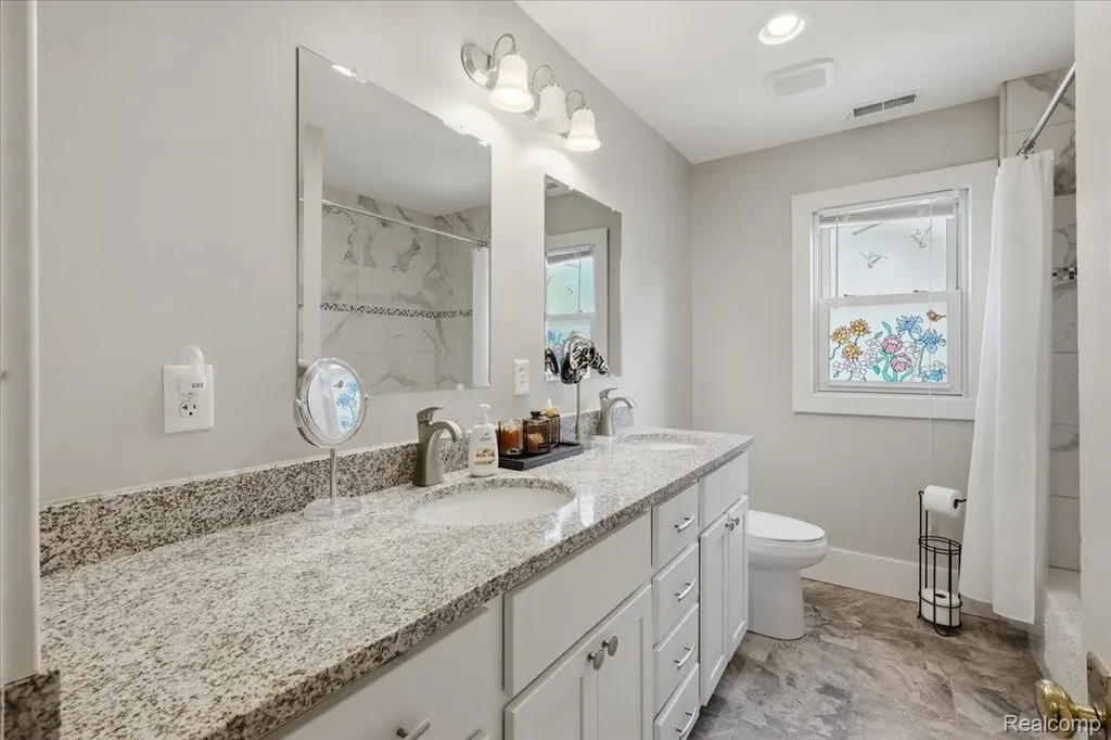 707 S Laurel Street Royal Oak City MI 48067