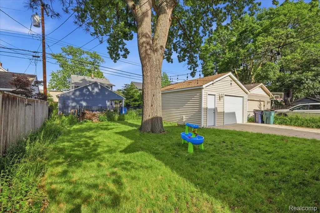 707 S Laurel Street Royal Oak City MI 48067