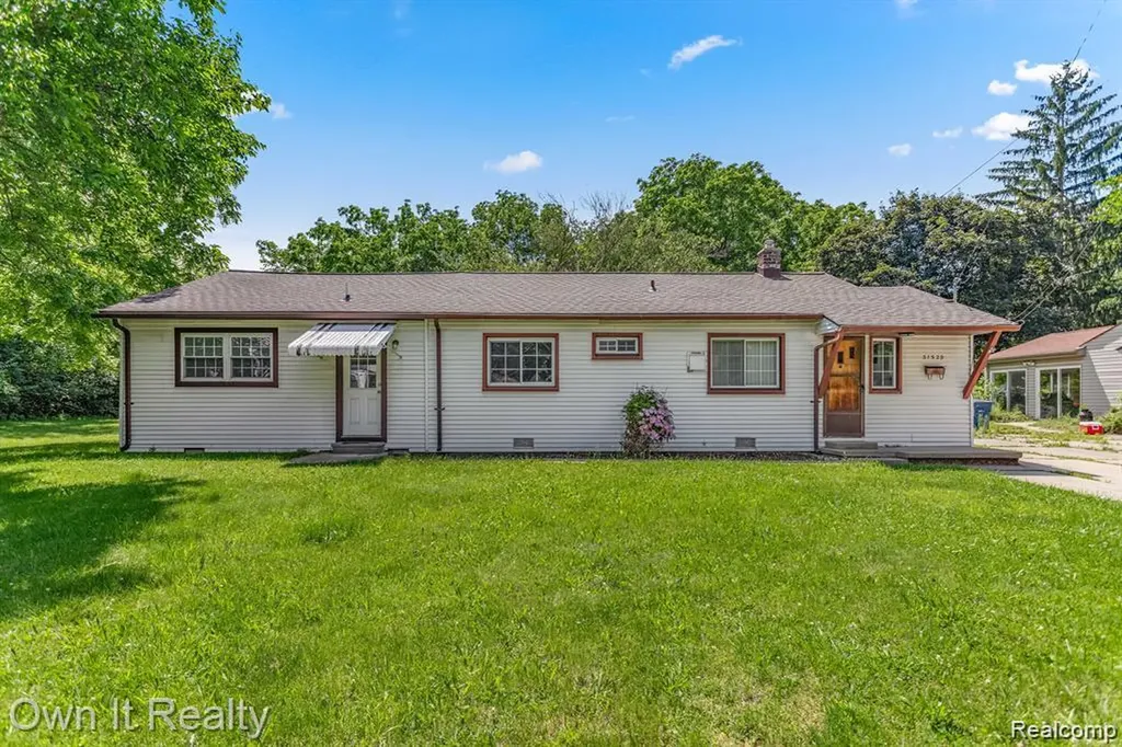 31529 Alpena Court Westland City MI 48186