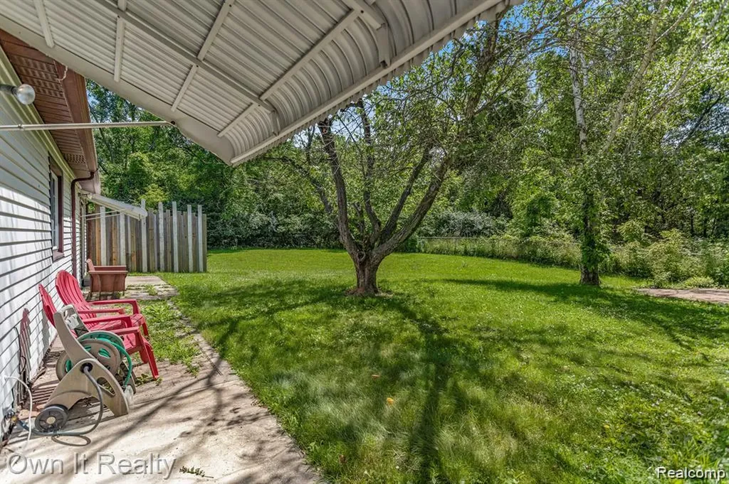 31529 Alpena Court Westland City MI 48186