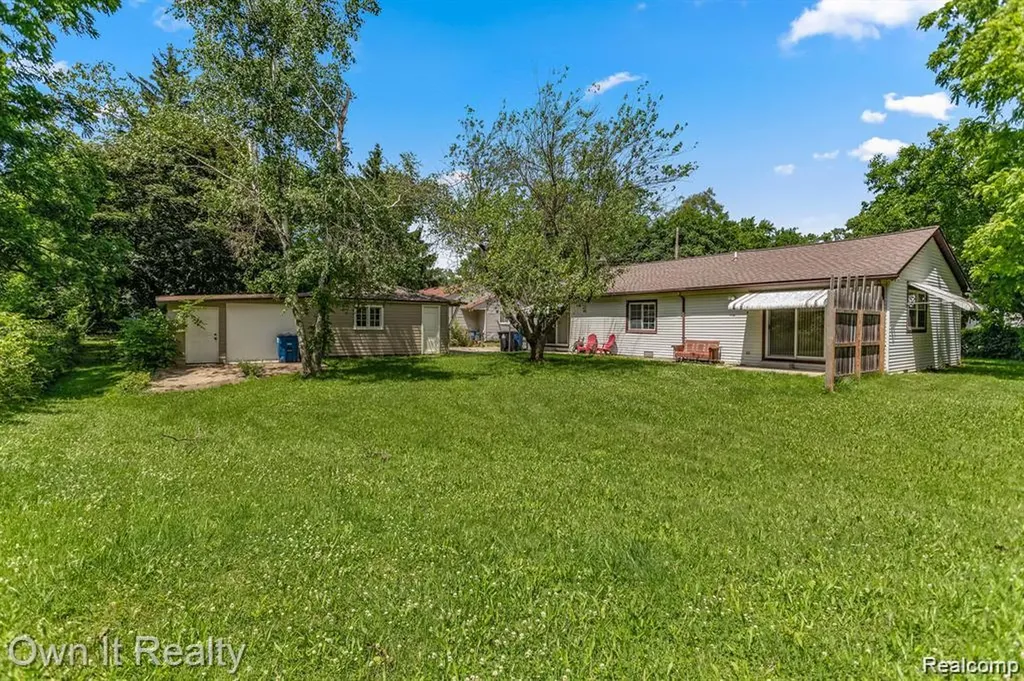 31529 Alpena Court Westland City MI 48186