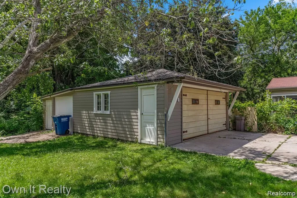 31529 Alpena Court Westland City MI 48186