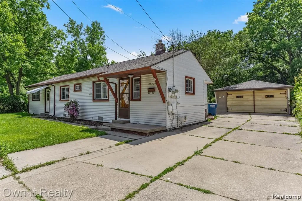 31529 Alpena Court Westland City MI 48186