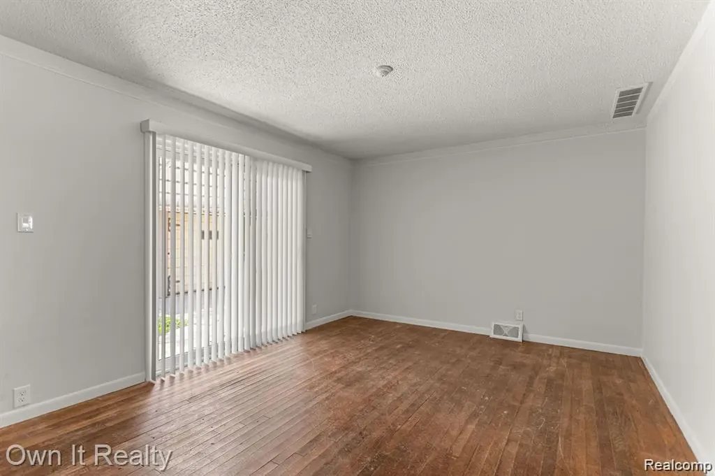 31529 Alpena Court Westland City MI 48186