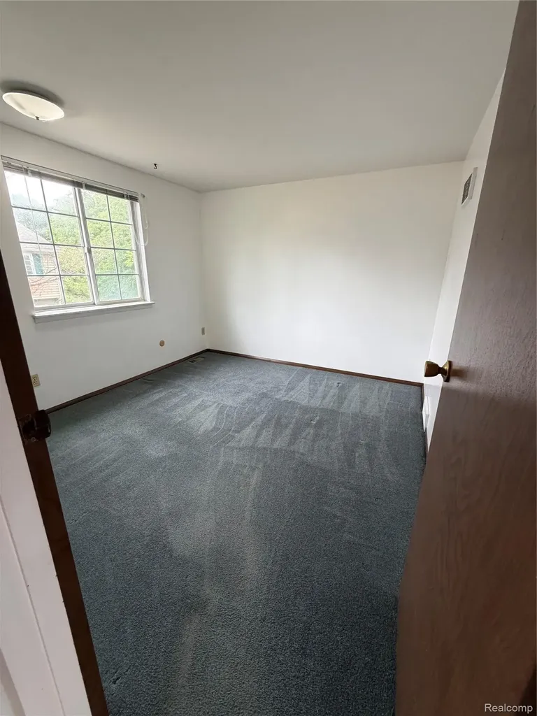 1624 Peppertree Lane Lansing Charter Township MI 48912