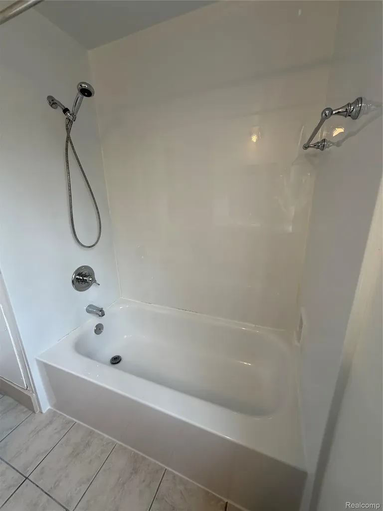 1624 Peppertree Lane Lansing Charter Township MI 48912