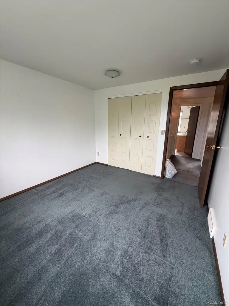 1624 Peppertree Lane Lansing Charter Township MI 48912