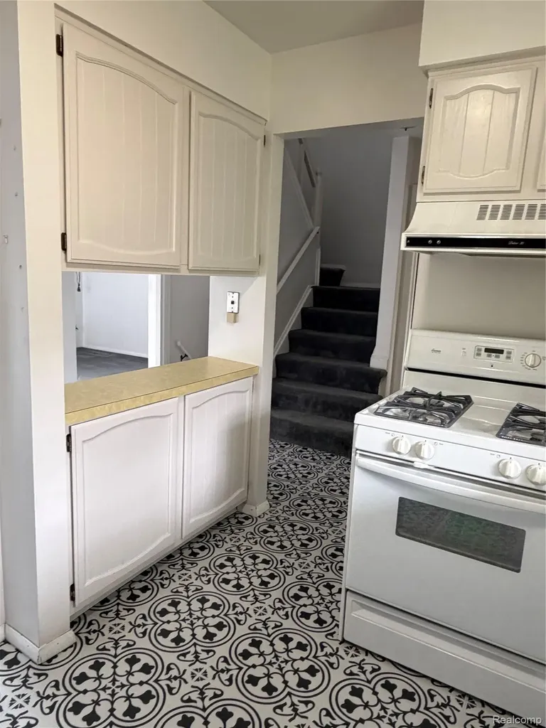 1624 Peppertree Lane Lansing Charter Township MI 48912
