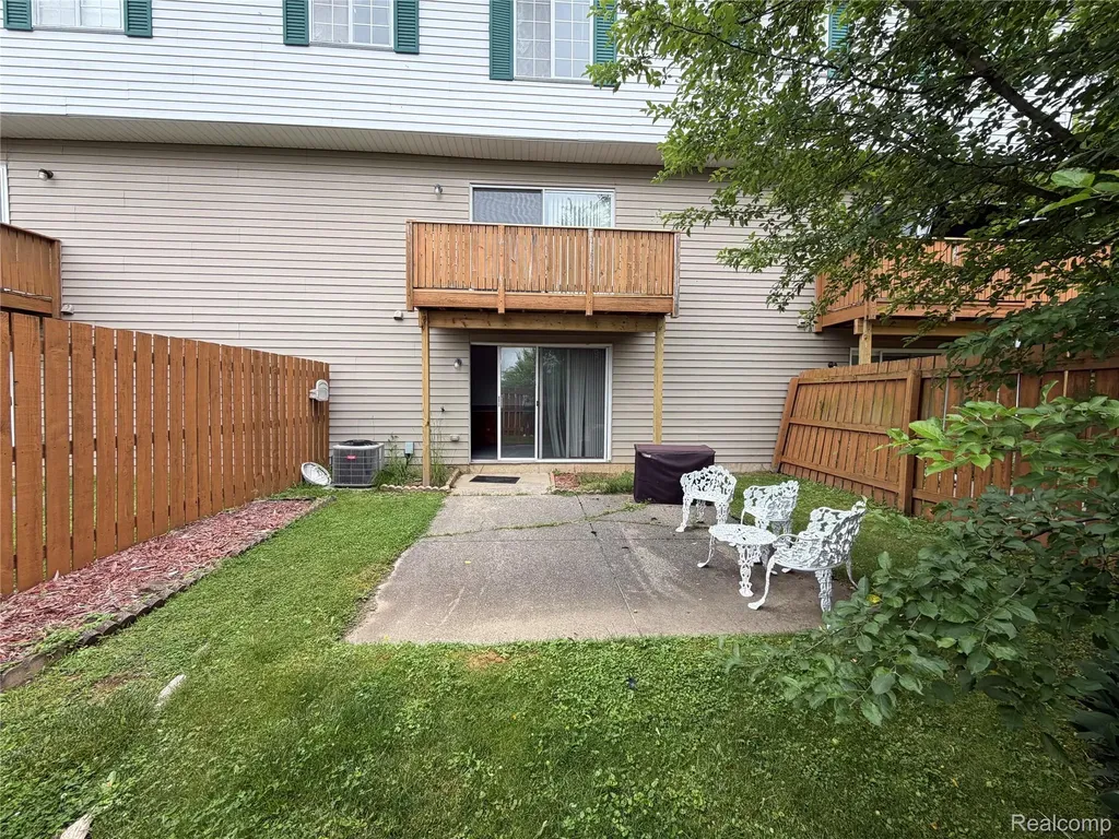 1624 Peppertree Lane Lansing Charter Township MI 48912