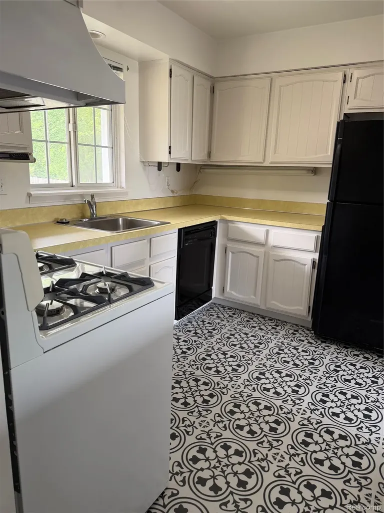 1624 Peppertree Lane Lansing Charter Township MI 48912