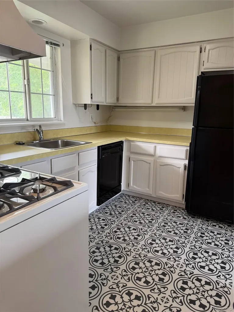 1624 Peppertree Lane Lansing Charter Township MI 48912