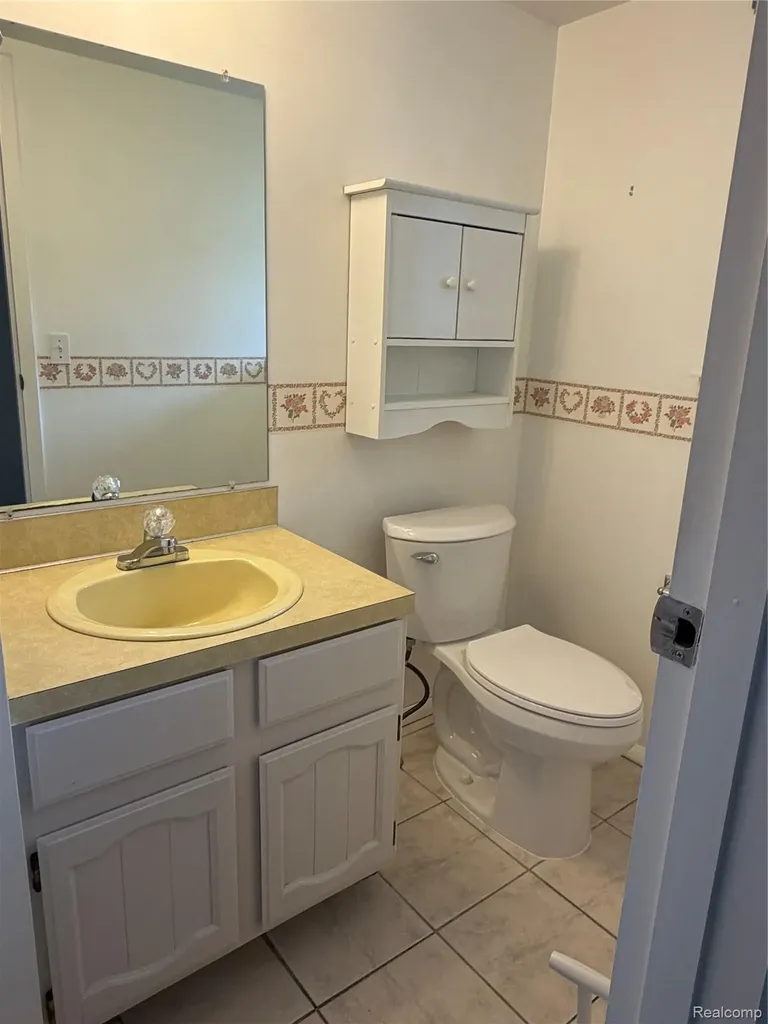 1624 Peppertree Lane Lansing Charter Township MI 48912