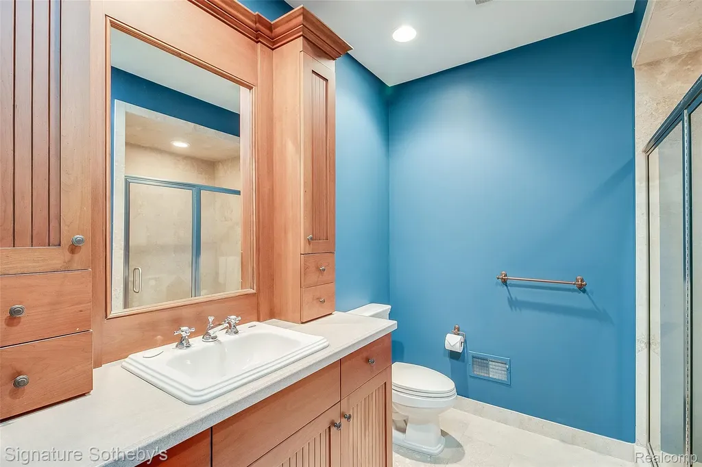 5350 Brewster Road Oakland Charter Township MI 48306