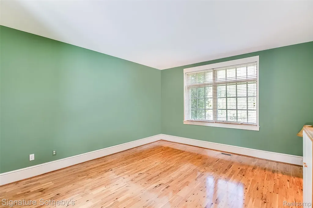 5350 Brewster Road Oakland Charter Township MI 48306