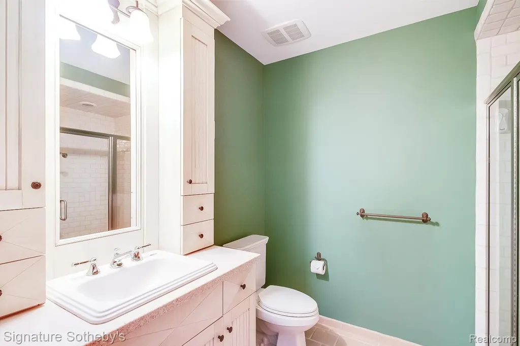 5350 Brewster Road Oakland Charter Township MI 48306