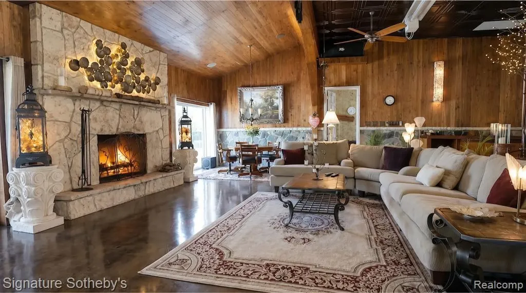 5350 Brewster Road Oakland Charter Township MI 48306