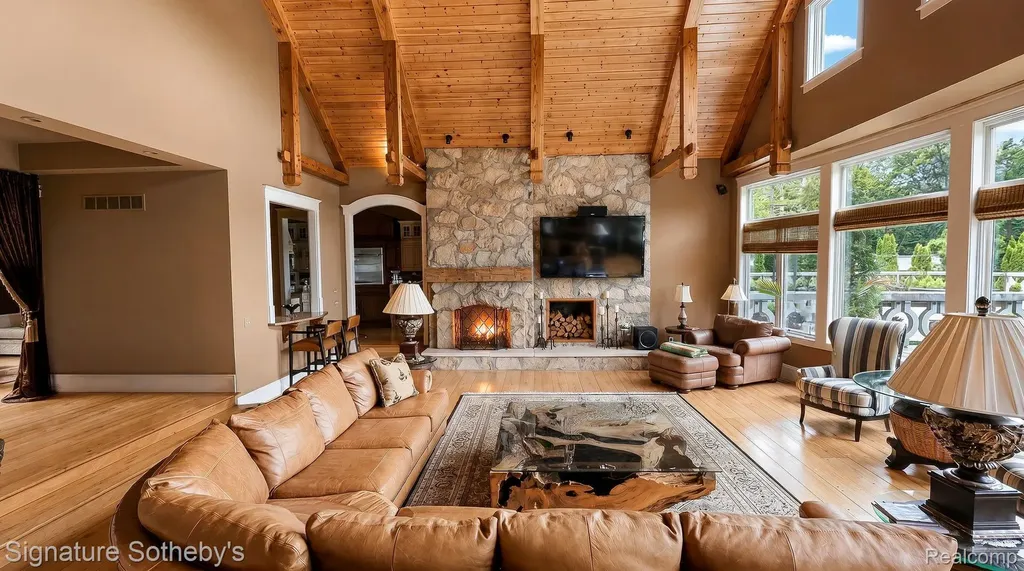 5350 Brewster Road Oakland Charter Township MI 48306