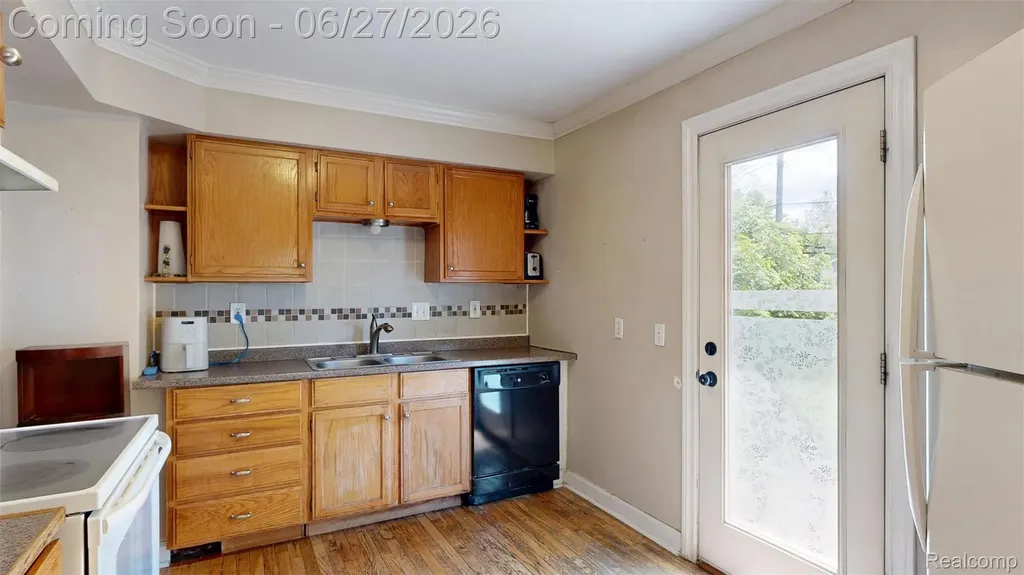 1005 Voorheis Street Pontiac City MI 48341